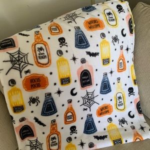 Hocus Pocus Halloween throw blanket